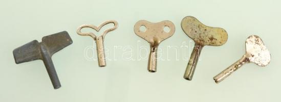 5 db régi játékfelhúzó kulcs