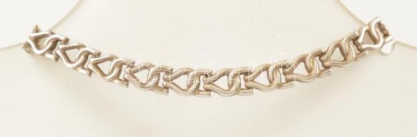 Ezüst(Ag) fantáziamintás áttört karkötő, jelzett, h: 19,5 cm, nettó: 6,1 g
