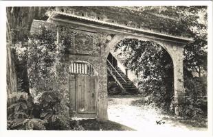 Szejke, Seiche (Székelyudvarhely, Odorheiu Secuiesc); Székely Kapu, építette Orbán Balázs. Kováts István fényképész kiadása / Szekler gate, Transylvanian folklore