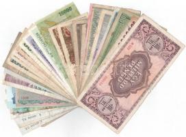 32db-os vegyes, főleg külföldi bankjegytétel, közte Ausztria, Olaszország, Fülöp-szigetek, Csehszlov...