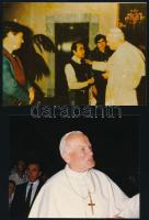2 db II. János Pál pápáról készült fotó, 9x12 és 9x11 cm