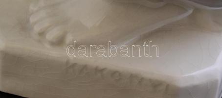 Mosónő, fehér mázas porcelán szobor, Kákonyi jelzéssel, máza alatti repedésekkel, alján repedéssel, ...