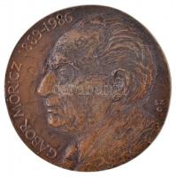 Szabó Géza (1939-) DN "Gábor Móricz 1889-1986" egyoldalas, öntött Br plakett (96mm) T:1-