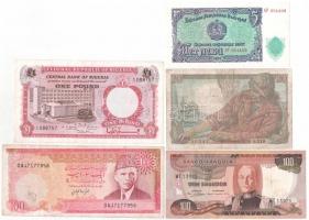 5db-os vegyes külföldi bankjegy tétel, közte Angola, Franciaország, Nigéria, Pakisztán T:I-III 5pcs of various banknotes, including Angola, France, Nigeria, Pakistan C:UNC-F