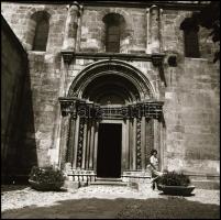 1983 Lébénymiklósi kéttornyú templom, Menesdorfer Lajos (1941-2005) budapesti fotóművész hagyatékábó...