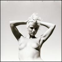 Megannyi csalogató női praktika. Eltérő időpontokban, különböző helyszíneken és több fotómodell közr...