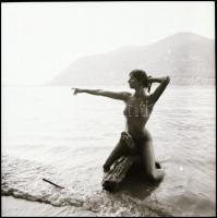 Tisztelet, szeretet, imádat - minden felvételen. Eltérő időpontokban, különböző helyszíneken és több...