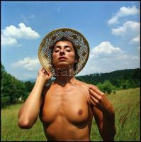 Ficánkolós kedvükben. Eltérő időpontokban, különböző helyszíneken és több fotómodell közreműködéséve...