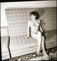 Szeresd felebarátodat, de még inkább egész barátnődet! Eltérő időpontokban, különböző helyszíneken é...