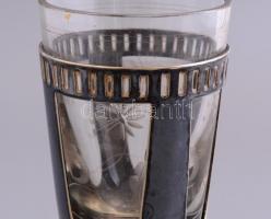 Hacker ezüstözött kehely alakú kínáló, csiszolt üveg betéttel (lepattanással). Jelzett. 16 cm