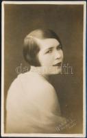 cca 1930 Málta, Hammet photo stúdióban, magyar lányról készült modern portré, magyarul feliratozva, 13,2x8,3 cm