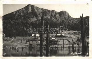 1941 Gyergyószentmiklós, Gheorgheni; Gyilkos-tó környéke, nyaralók. Ambrus felvétele / Lacul Rosu (Ghilcos) / lake, villa (lyukak / holes)