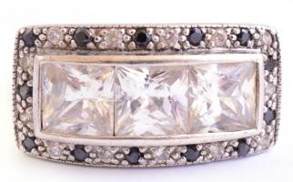 Ezüst(Ag) extravagáns köves gyűrű, jelzett, méret: 59, bruttó: 10,97 g