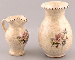 Árvácskás váza és kancsócska 2 db matricás. Jelzés nélkül, hibátlan. 12 cm, 9 cm