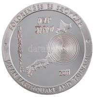 Kligl Sándor (1945-) 2011. Segíts Japánnak! / Földrengés és szökőár fém emlékérem dísztokban (42,5mm) T:PP