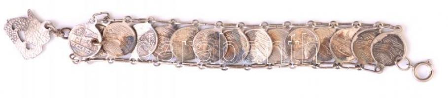 Velencei vintage bizsu fém karkötő, 15 db érmékhez hasonló fém darabokból kirakott, h: 21 cm