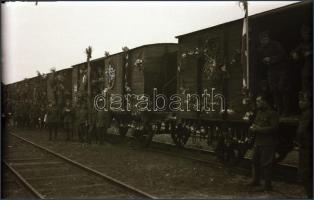 cca 1940-1945 II. világháborús katonai fotónegatívok, 12 db, 6×9 cm