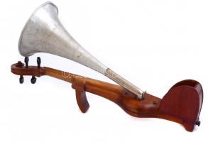 XX: sz. eleje: Violinofon - Stroh hegedű. kopott, húrok lazák 61 cm