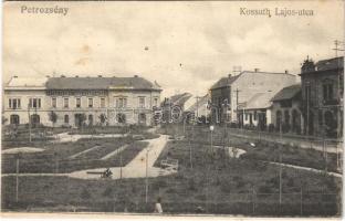 1919 Petrozsény, Petrosani; Kossuth Lajos utca, Takarékpénztár, Párisi nagy áruház, üzletek / street view, savings bank, shops (fl)
