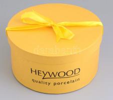 Heywood porcelán egyszemélyes reggeliző készlet (kistányér, kiskanál, csésze és csészealj), tányér é...