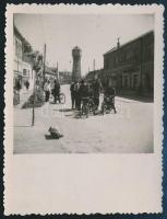 cca 1940 Siófoki utcakép, fotó, 8×6 cm