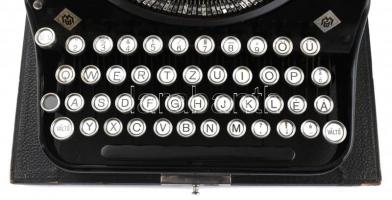 cca 1930 Mercedes Prima írógép magyar billentyűzettel, jelzett, jó állapotban, működik, dobozzal 34×...