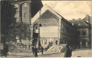 1940 Budapest V. Piarista Gimnázium, a piarista épületből a gimnáziumi középső rész és a Kötő utcai szárnya 1913. szeptemberében. 1718 október 31-én a mostani Galamb utcai Görög udvarban a rend állandó lakóhelyet kap (EB)