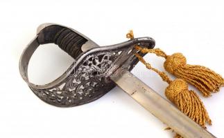 1904M tiszti díszkard, szalon (vagy gyerek) változat kis méretű, Nem jelzett. hüvellyel, pengén kopá...