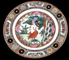 Kínai porcelán tál, kézzel festett, jelzett, kis kopásnyomokkal, d: 26 cm