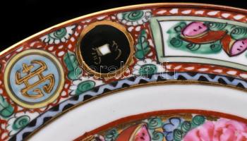 Kínai porcelán tál, kézzel festett, jelzett, kis kopásnyomokkal, d: 26 cm