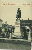 1909 Érsekújvár, Nové Zámky; Kossuth Lajos szobor, bútorraktár, üzlet. W. L.423. / statue, furniture warehouse, shop (EB)