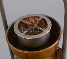 Régi különleges kávéfőző, porcelán talppal, réz testtel, üveg fedővel, az üveg fedőn lyukkal, a réz ...