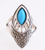 Ezüst(Ag) ovális gyűrű, türkizszínű kővel, jelzett, méret: 54, bruttó: 5,24 g
