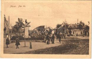 1918 Monor, Piac tér, szobor