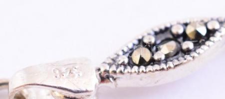 Ezüst(Ag) karkötő türkizszínű kővel és markazittal, jelzett, h: 20 cm, bruttó: 14,42 g