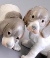Porcelán  kutya, 2 db, kézzel festett, jelzés nélkül, kis kopásnyomokkal, h: 13 cm