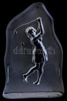 Mats Jonasson golfozó lány ábrázoló üveg dísz, matricával jelzett, kis kopásnyomokkal, m: 17 cm