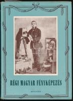 Kreilisheim György: Régi magyar fényképezés. Bp., 1941, Officina., 32db képmelléklettel Kartonált papírkötésben