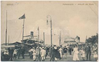 Grado, Hafenansicht, Ankunft der Gäste / port, steamship (wet damage)