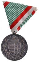 1929. "Magyar Háborús Emlékérem" ezüstözött Br kitüntetés modern mellszalaggal, fémjel a p...