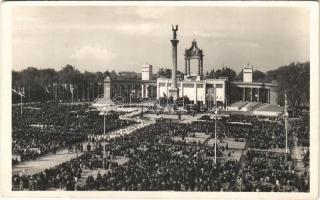 1938 Budapest XXXIV. Nemzetközi Eucharisztikus Kongresszus. A főoltár Dr. Lechner Jenő műépítész alkotása / 34th International Eucharistic Congress / XXXIV Congress Eucharistic Internat (fa)