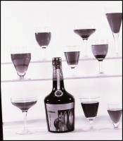 cca 1968 Különféle termékek reklámja (konyhai eszközök, szemüveg, porszívó, keksz, cigaretta, italok...