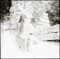 Testszépítő fények, árnyékok, nézőpontok - több fotómodell közreműködésével készült akt felvételek, ...