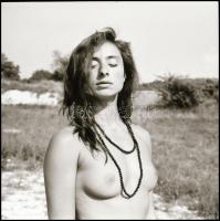 cca 1988 Privát mellszépségverseny, Menesdorfer Lajos (1941-2005) budapesti fotóművész hagyatékából,...