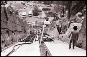 1985 Buda, a Sikló építése, 75 db vintage NEGATÍV, 24x36 mm