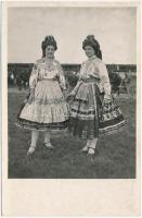 Sárközi lányok, magyar folklór / Hungarian folklore from Sárköz, maids (fl)