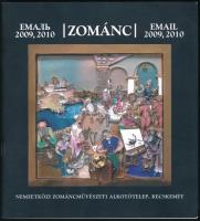 Pap Gábor (szerk.): Zománc 2009, 2010. XXXV. Nemzetközi Zománcművészeti Alkotótelep Kecskemét, 2011. június 22-augusztus 2./XXXVI. Nemzetközi Zománcművészeti Alkotótelep Kecskemét, 2010. június 21-augusztus 1./Kiállítási katalógus H.n., é.n., k.n.. Színes képekkel, reprodukciókkal gazdagon illusztrált. Kiadói papírkötésben.