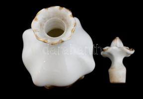Porcelán parfümös üveg, kézzel aranyozott, kopásnyomokkal, jelzés nélkül, m: 12 cm