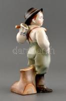 Zsolnay korsós kisfiú, kézzel festett, jelzett, kopásokkal, ragasztással a cipőn, m: 20 cm