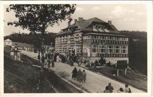 Uzsok, Uzhok; Sport szálloda és étterem 850 méter magasban a magyar-lengyel határon / sport hotel and restaurant at the Hungarian-Polish border